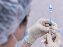Роспотребнадзор: российские COVID-вакцины не опасны для репродуктивной функции