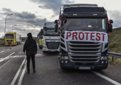 Поляки намерены ужесточить блокаду украинских фур