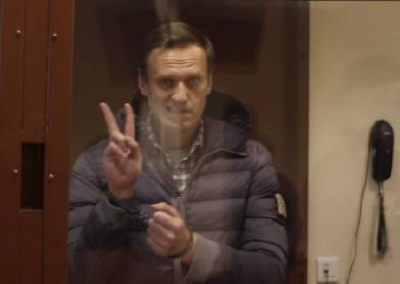 Суд поставил точки в двух делах Навального: колония и штраф