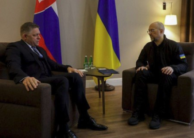 Словакия не будет препятствовать Украине в получении денег от ЕС. Что случилось на переговорах Фицо и Шмыгаля?
