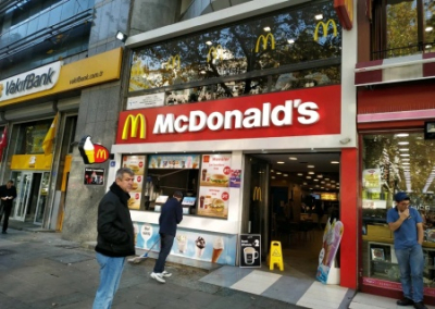Мусульмане выступили против McDonald’s из-за его поддержки израильской армии