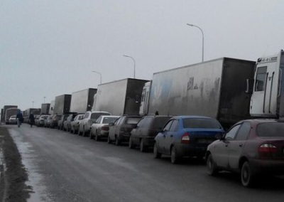Путин обратил внимание правительства на огромные очереди на границе Ростовской области и Донбасса