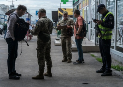 The New York Times: на Украине десятки тысяч мужчин прячутся от мобилизации из-за нежелания умереть