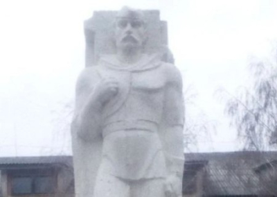Жители закарпатского села Пушкино отказались сносить памятник советскому солдату