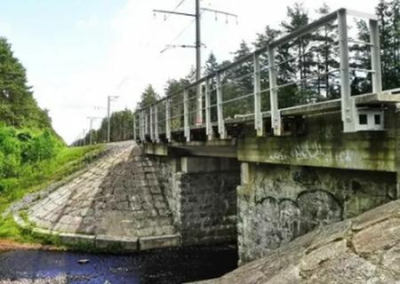 Украинские диверсанты повредили железнодорожный мост в Курской области