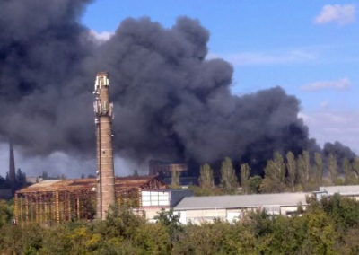 В Донецке большой пожар в результате украинского обстрела