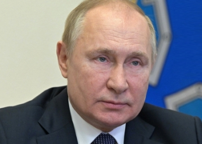 Путин поручил вернуть донецких студентов с фронта