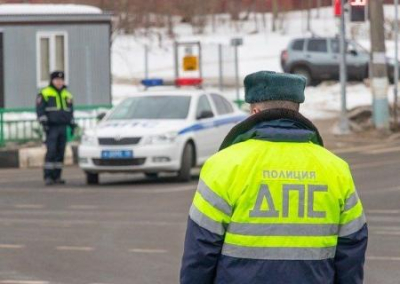 Инцидент в Мошково: российская общественность возмущена произволом азербайджанской диаспоры, выступив в поддержку полицейского