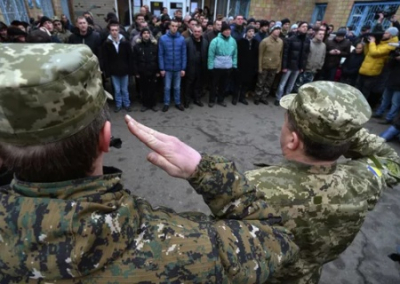 Военкомам расширяют полномочия. Украине рекомендуется омолодить ВСУ