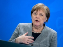 Немецкие депутаты заинтересовались, почему Меркель скрывает приглашение на празднование 30-летия независимости Украины