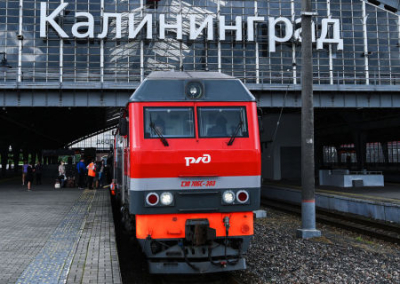 Еврокомиссия рассматривает возможность разрешения транзита российских грузов через Литву. В Вильнюсе прогнозируют политический кризис