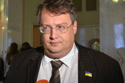 Геращенко: Украинцы не желают защищать свое государство, и Путин может его захватить с легкостью и играючи