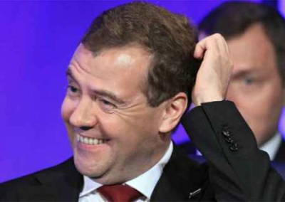«Кремлёвский мечтатель»: Владимир Путин пытается вернуть Медведева с небес на землю