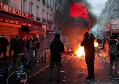 Рождество в Париже: тысячи курдов жгли и громили столицу Франции
