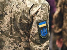 Украинские военные пытаются покинуть Мариуполь в женской одежде
