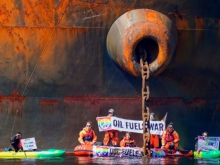Greenpeace атакует танкеры с российской нефтью. Зачем Западу «зелёные диверсанты»?