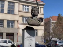 В Днепропетровске демонтируют памятники Пушкину, Ломоносову и Горькому
