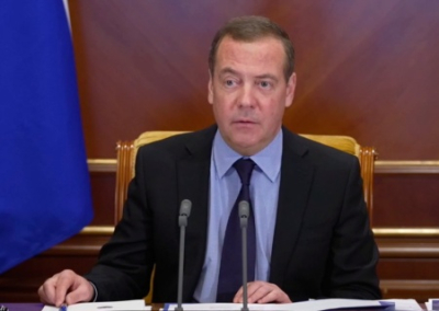 Медведев предупредил, до чего могут довести удары Киевом западным оружием по территории РФ
