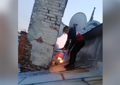 Львовские подростки-«патриоты» на крыше дома сожгли портрет Путина
