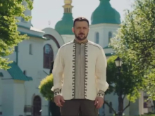 Зеленский: на плече у Бога шеврон с флагом Украины