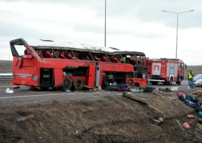 Автобус с украинцами перевернулся в Польше — 6 человек погибли, 35 пострадали