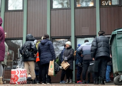 Живут на 500 рублей в день: украинским беженцам в Швеции не хватает денег на еду