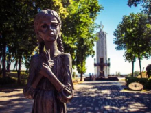 «Национальный музей голодомора-геноцида» зомбирует как украинских, так и иностранных детей