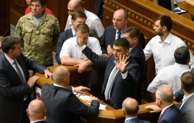 Почему украинские власти так панически боятся досрочных выборов