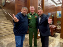 Военкоры Сладков и Поддубный встретились с Путиным и Шойгу