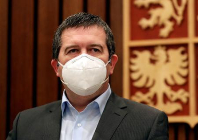 Чешский вице-премьер хотел обменять вакцины «Спутник V» на остановку расследования о взрывах во Врбетице