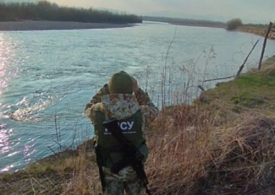 С Украины попытался сбежать полицейский, переплывая Тису