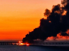 Пожар на Крымском мосту. Повреждена часть дорожного полотна