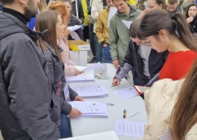 Украинцы в Варшаве на «референдуме» потребовали передачи посольства РФ в собственность Польши