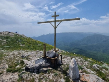 Крест на горной вершине Крыма — святыня или «оскорбление иных верующих»?